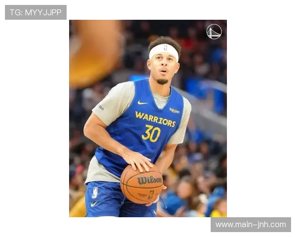 库里兄弟球场再聚首勇士晒互换球衣照兄弟情深燃爆训练现场